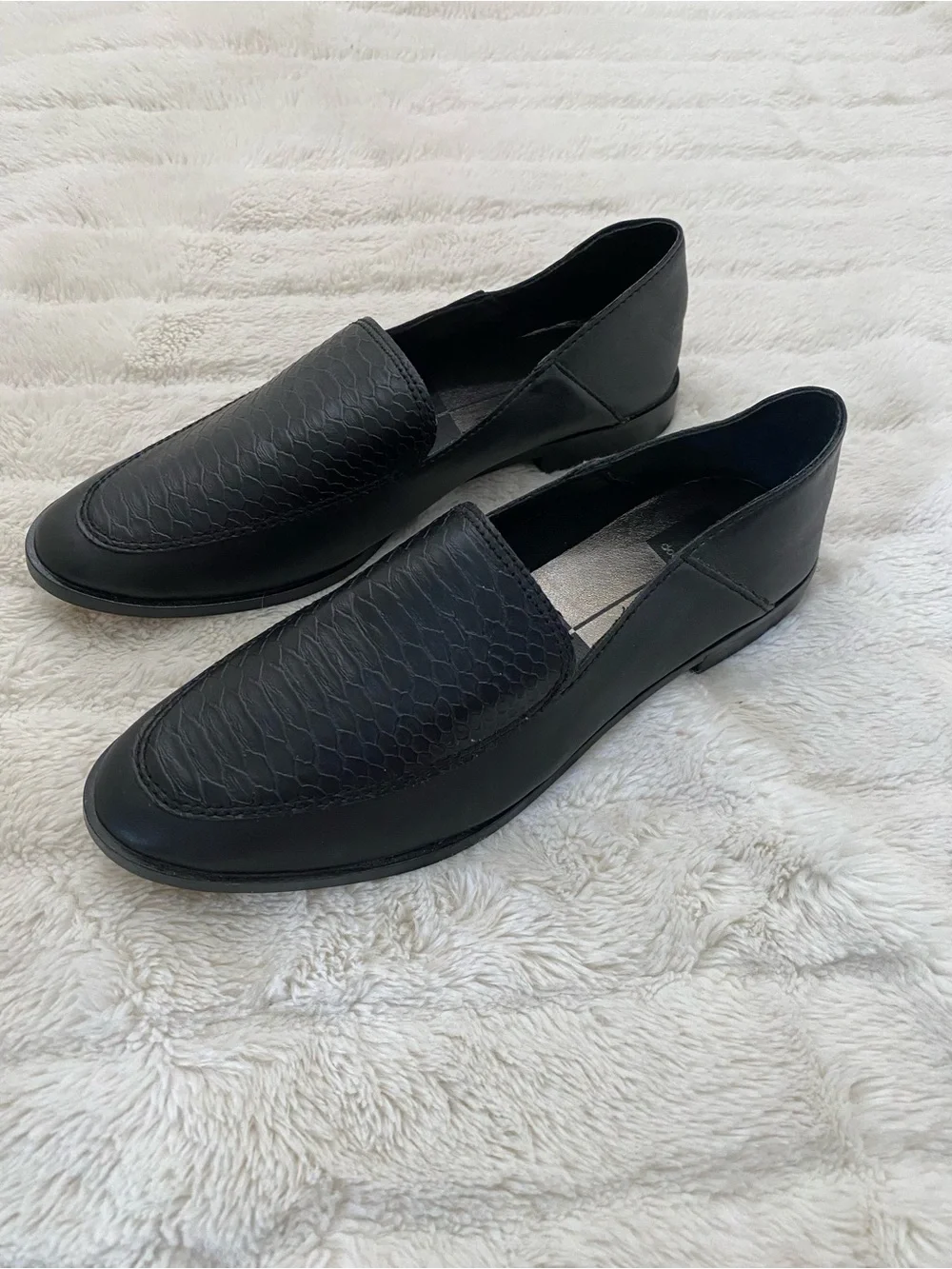Dolce Vita Black Women’s Crocodile Textured Vamp Slip-On Loafers Size 8